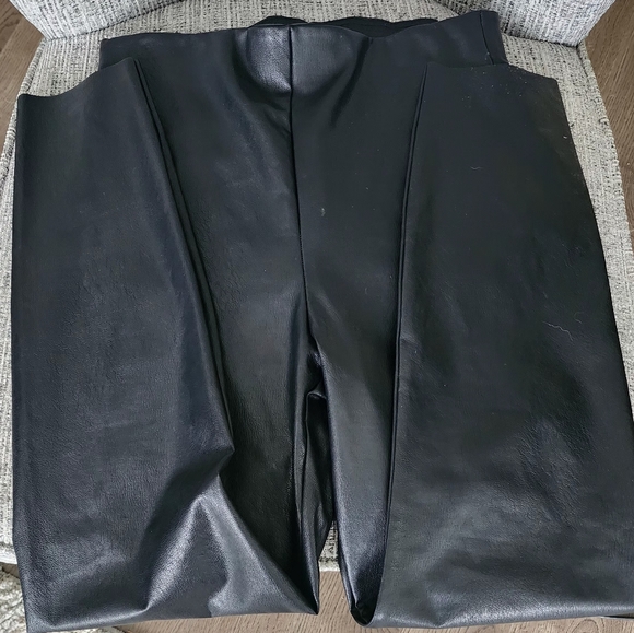Faux leather pants - Picture 3 of 5